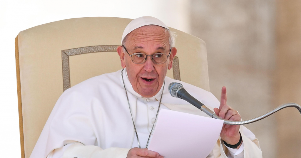 taglio stipendio cardinali papa francesco